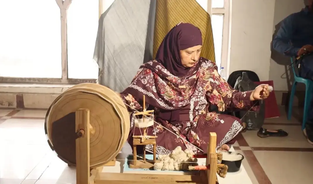 Kashmir Handicrafts and Handloom