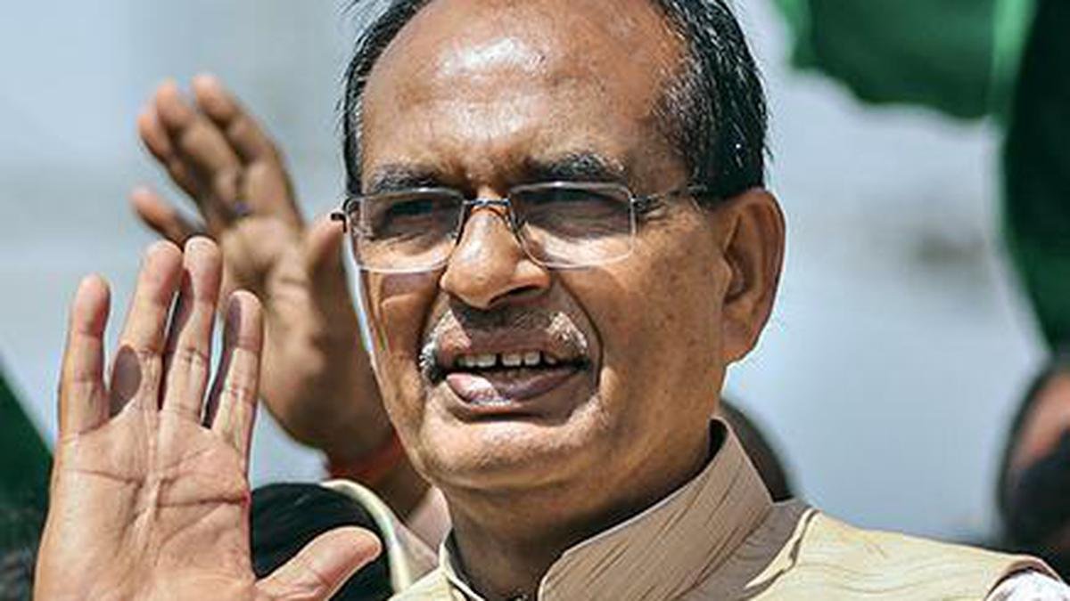 Shivraj hits out at Digvijaya’s remarks on PFI raids in Madhya Pradesh