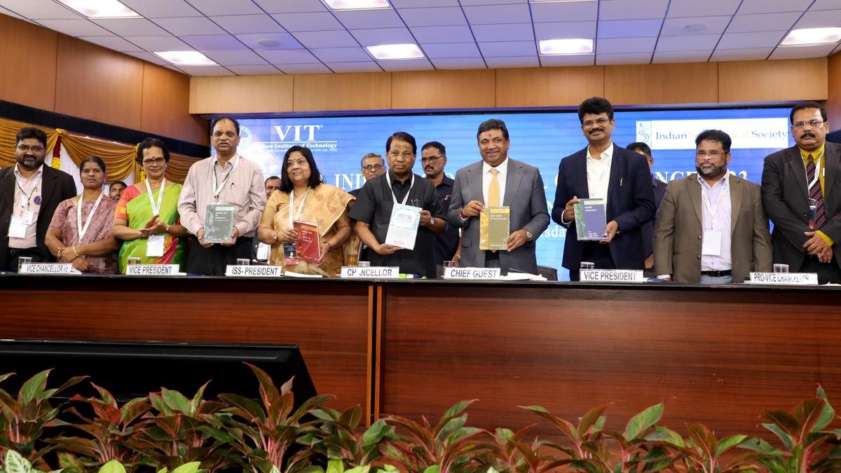 अत्यधिक वैश्वीकरण के कारण अत्यधिक धन असमानता सदी के लिए प्रमुख चुनौती बनी हुई है: आईटी मंत्री