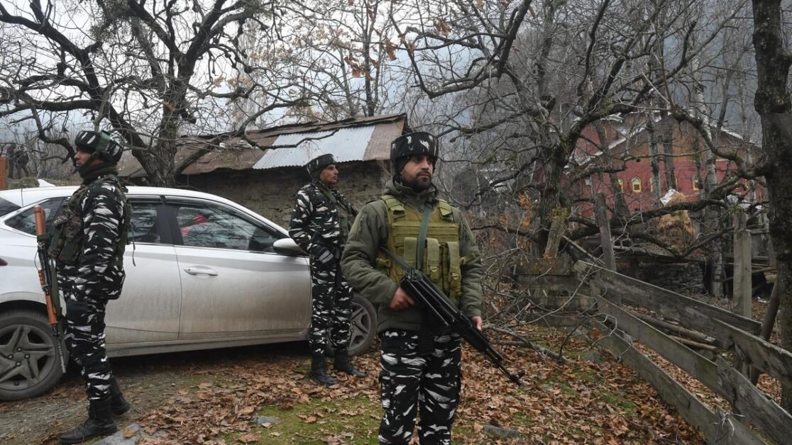 एफआईआर में कहा गया है कि सेना ने पूछताछ के लिए कुछ युवाओं को हिरासत में लिया, उनमें से तीन की मौत हो गई