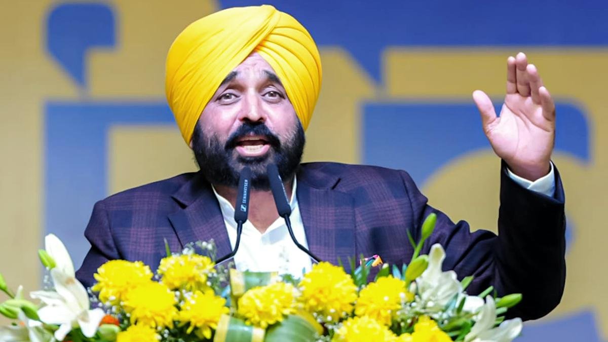 पंजाब के मुख्यमंत्री मान ने आरोप लगाया कि केंद्र ने पंजाबियों के बलिदान को अपमानित करने के लिए गणतंत्र दिवस परेड के लिए राज्य की झांकी को खारिज कर दिया है