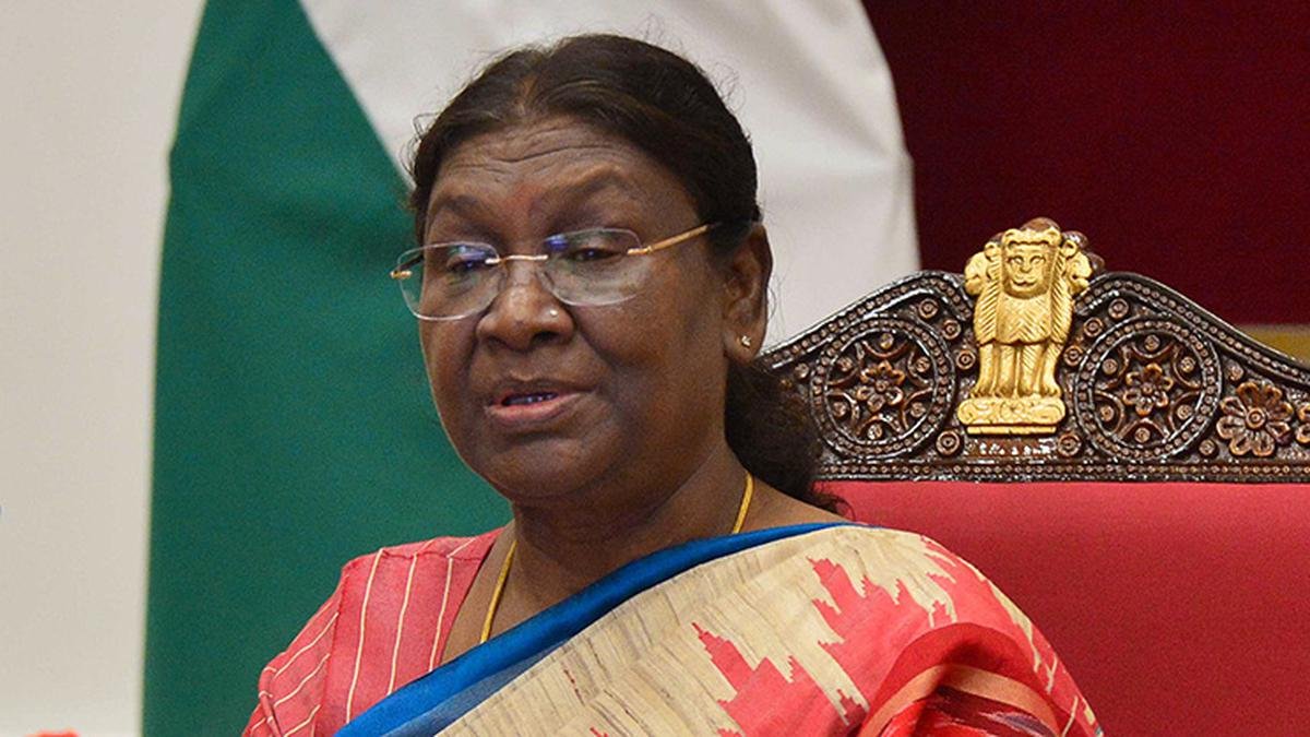 राष्ट्रपति ने दूरसंचार अधिनियम पर हस्ताक्षर किए, कार्यान्वयन के लिए नियम बनाए जाएंगे