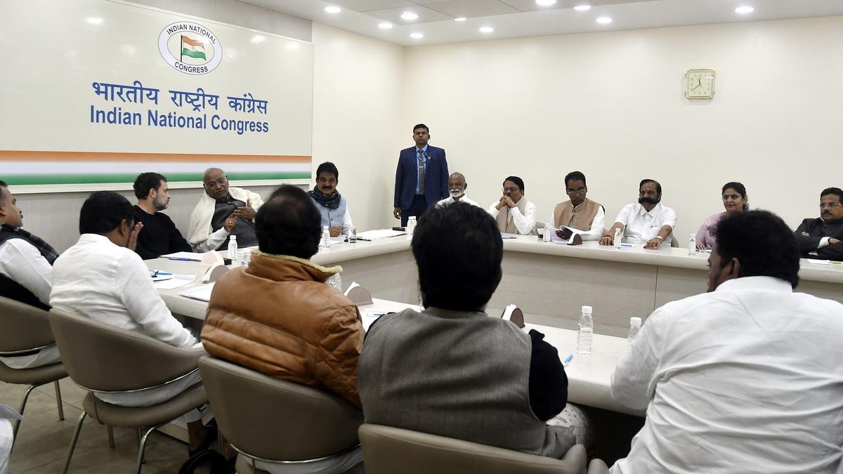 हिंदी पट्टी में हार के बाद कांग्रेस ने लोकसभा चुनाव के लिए राज्य इकाइयों की तैयारी की समीक्षा की