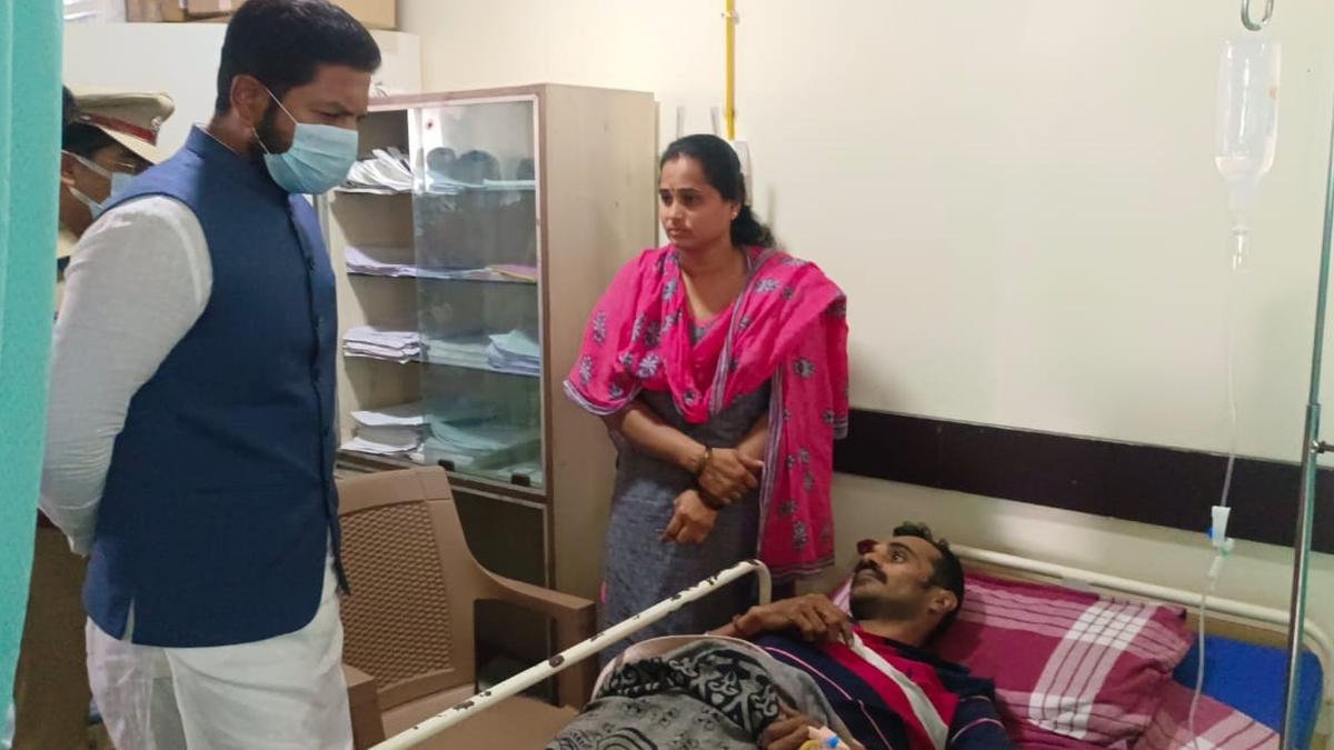 होसकोटे में संदिग्ध भोजन विषाक्तता के बाद एक की मौत, 135 अस्पताल में भर्ती