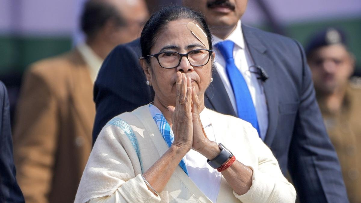 भाजपा लोगों को धमकी दे रही है कि अगर उन्होंने उसे वोट नहीं दिया तो वह उनके घरों में ईडी, सीबीआई भेज देगी: ममता