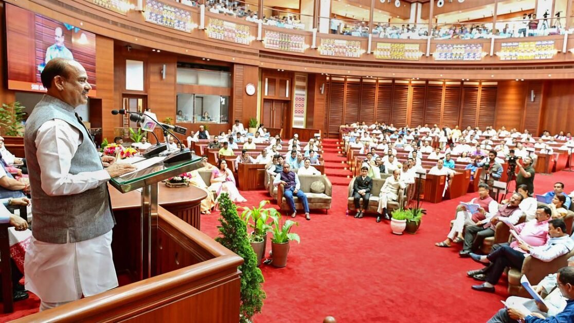असम विधानसभा: शिक्षा विभाग पर चर्चा के दौरान दो विपक्षी विधायक निलंबित