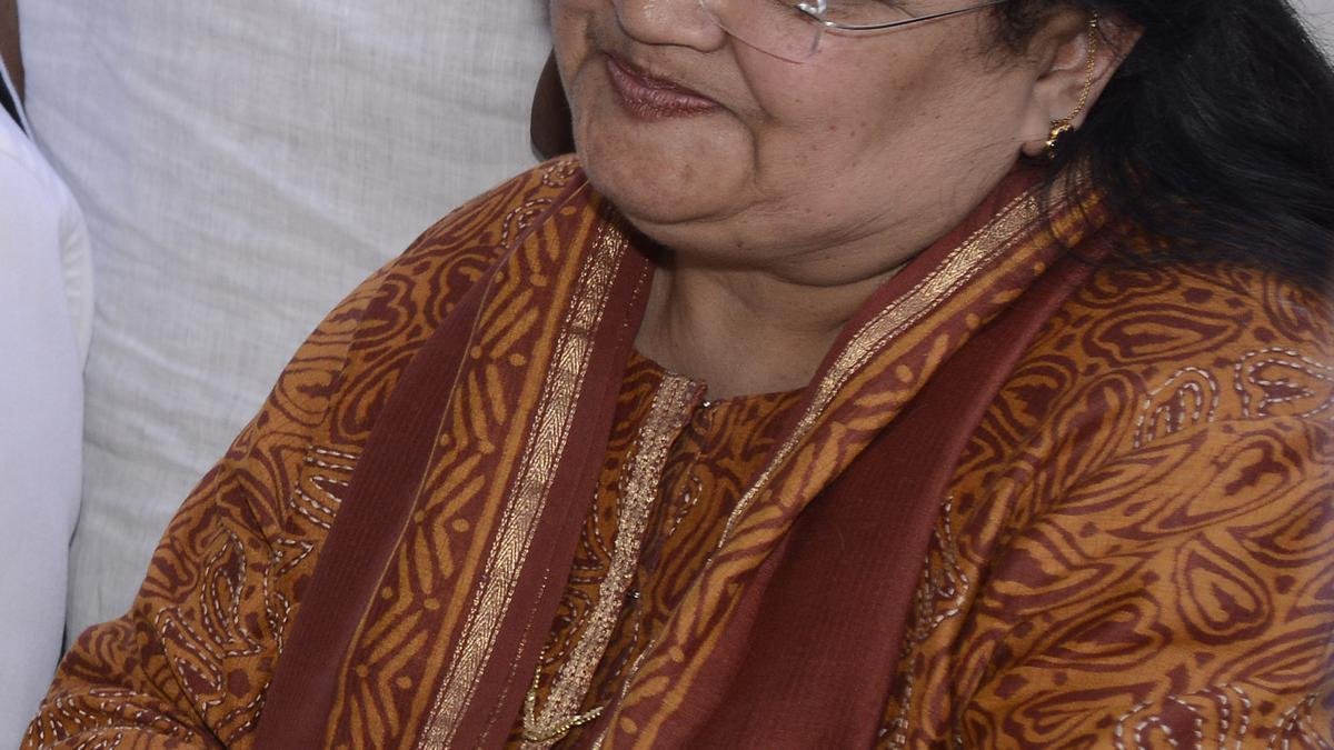 मनी लॉन्ड्रिंग मामले में ईडी ने कांग्रेस नेता सलमान खुर्शीद की पत्नी को पूछताछ के लिए बुलाया