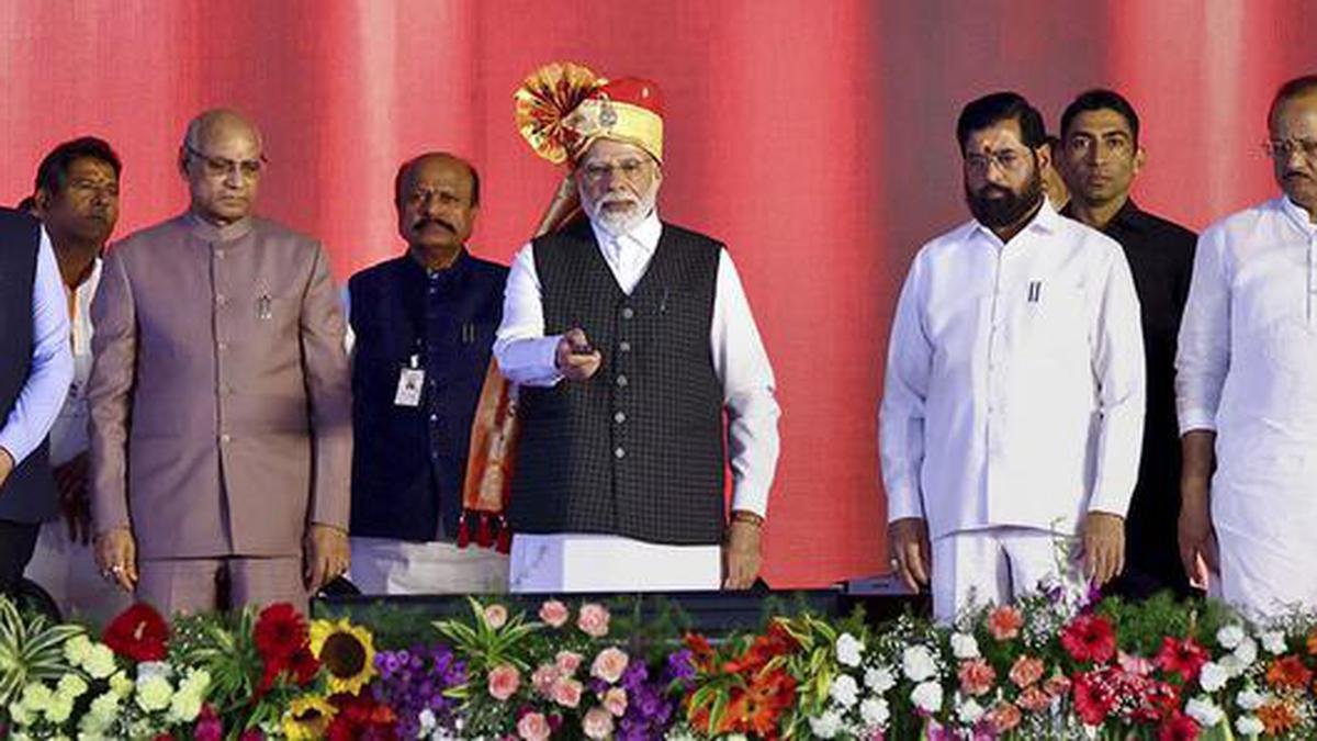 महाराष्ट्र सरकार.  चाहते हैं कि पीएम मोदी पुणे में नया एयरपोर्ट टर्मिनल खोलें