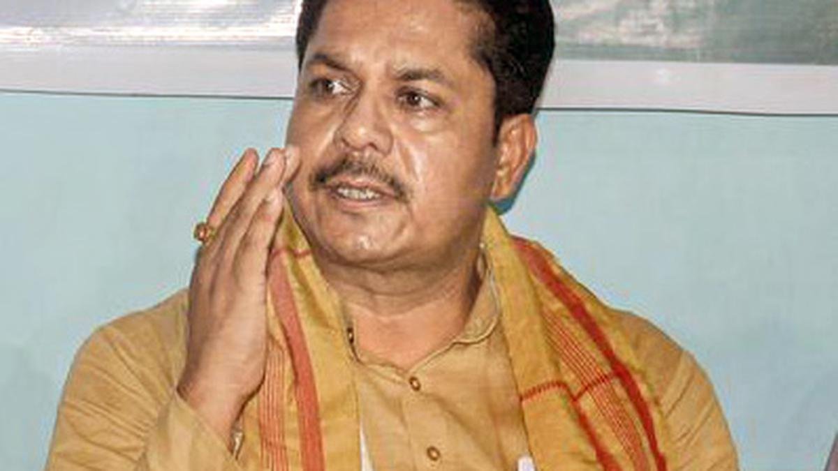 असम कांग्रेस प्रमुख ने लोगों से चुनाव लड़ने के लिए धन की अपील की