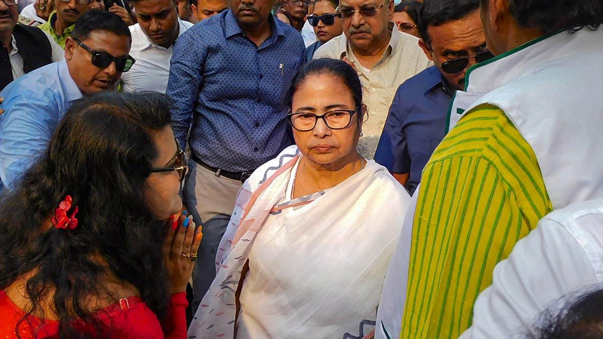 अगर भाजपा सत्ता में लौटी तो रसोई गैस सिलेंडर की कीमत ₹2,000 हो सकती है: ममता