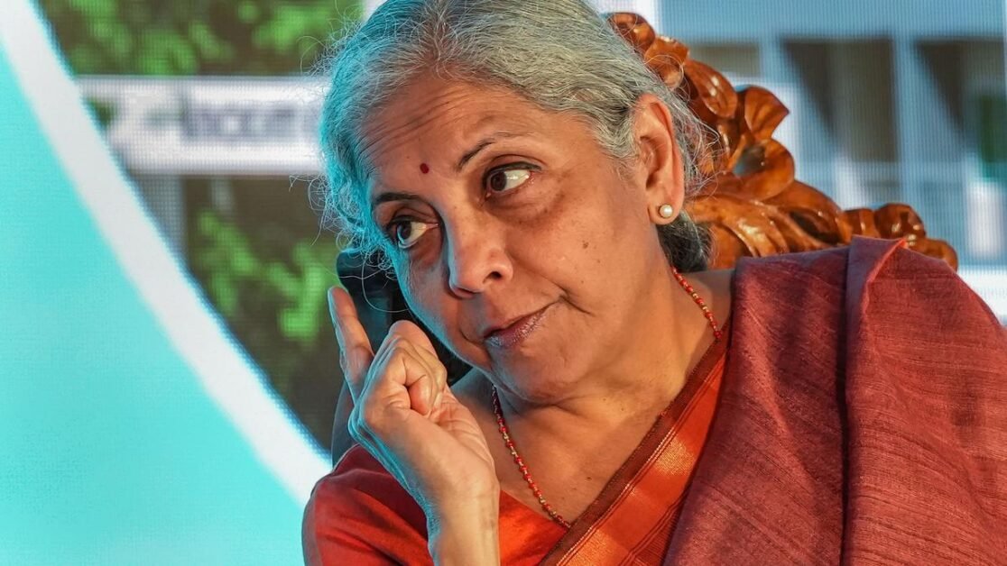 वित्त मंत्री निर्मला सीतारमण का कहना है कि कॉरपोरेट टैक्स में कटौती से निवेश और नौकरियां आएंगी