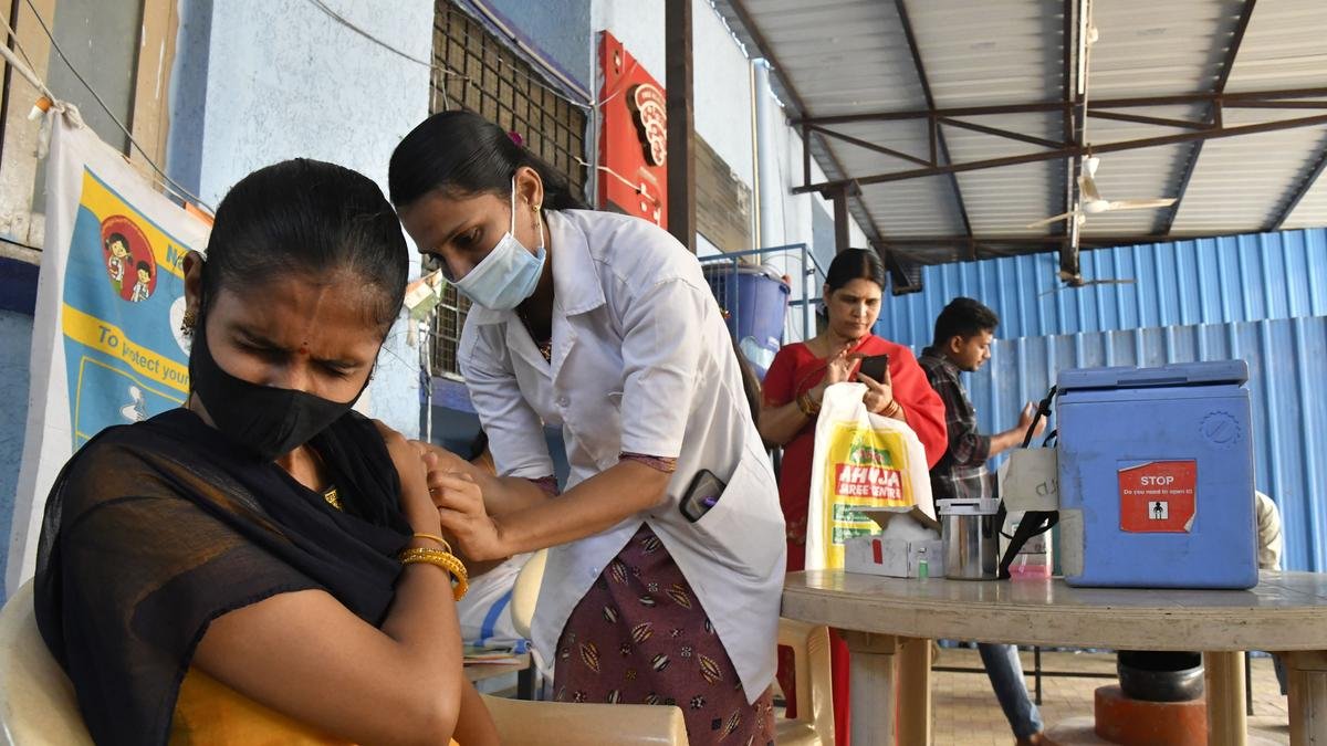 ब्रिटेन की अदालत में एस्ट्राज़ेनेका की दलील कोई नई बात नहीं है, डॉक्टरों का कहना है कि कोविशील्ड से रक्त के थक्के बनने की संभावना है