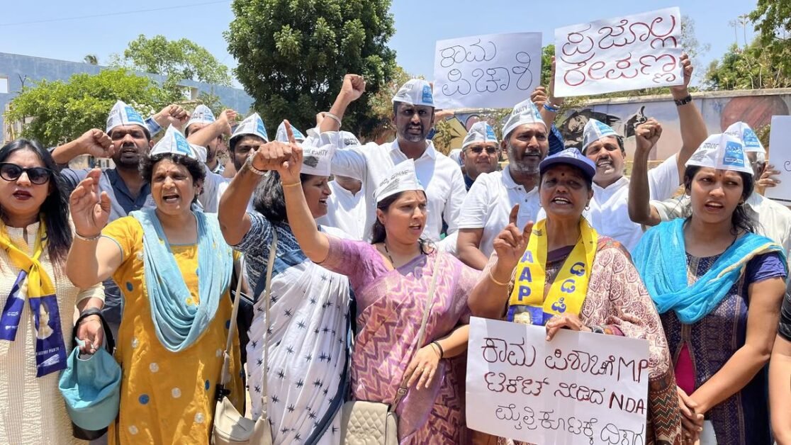 एसआईटी ने यौन उत्पीड़न मामले में एचडी रेवन्ना और प्रज्वल रेवन्ना को समन भेजा है