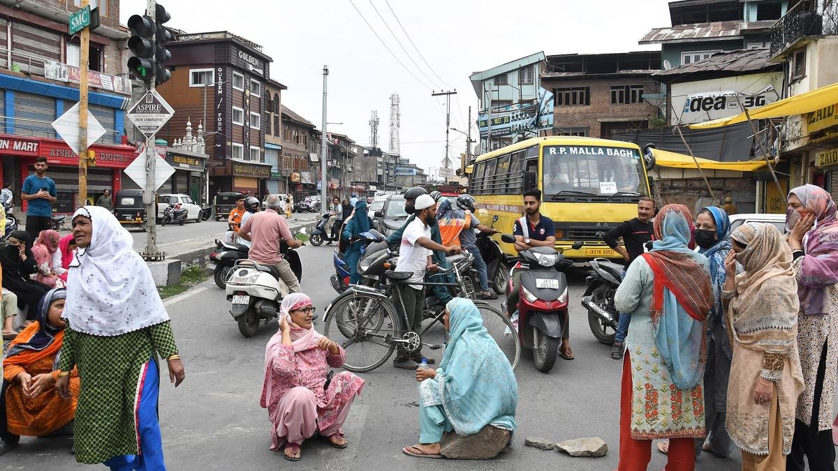 जम्मू का पावर डिपार्टमेंट। किश्त्वर में स्मार्ट मीटरिंग का विरोध करने वाले 10 स्थानीय लोगों के खिलाफ एफआईआर की तलाश करता है