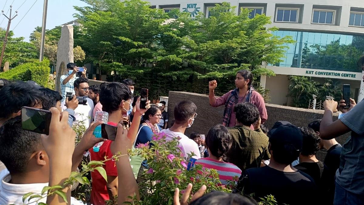 नेपाली छात्र मृत्यु: कीट के संस्थापक अच्युटा सामंत, अन्य कार्यकर्ता ओडिशा सरकार से पहले दिखाई देते हैं। पैनल