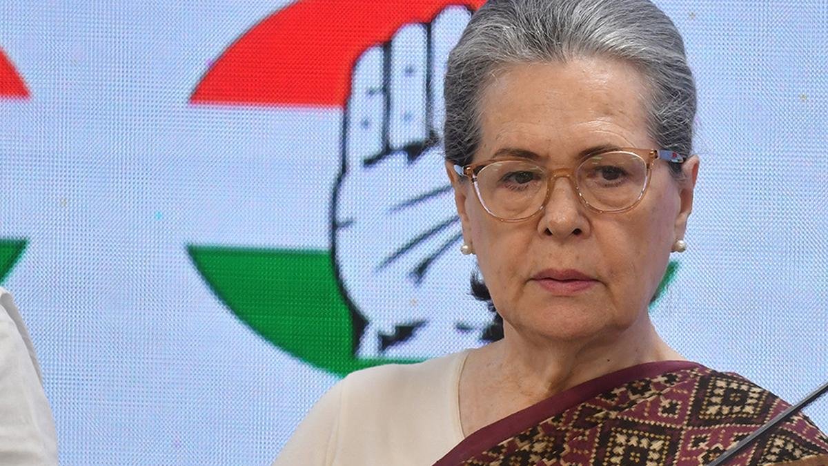 सोनिया गांधी ने दिल्ली अस्पताल से छुट्टी दे दी